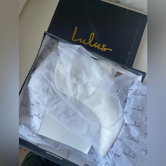 NWB- Lulu’s White Boots - Picture 5 of 11
